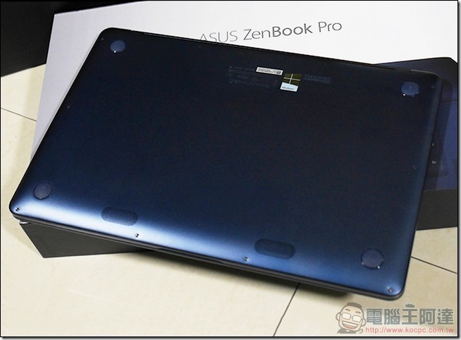 ASUS ZenBook Pro UX550 开箱 -22
