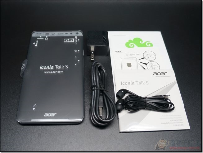 Acer-Iconia-Talk-S-05