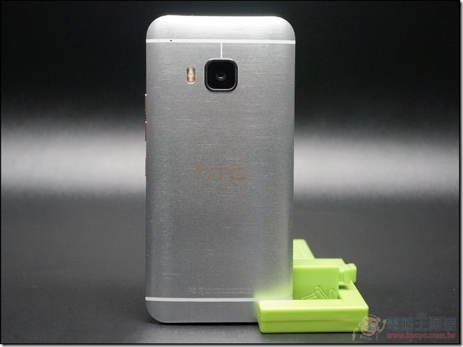 HTC-One-M9-Unboxing-15