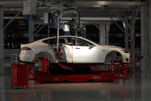 宛如战争状态，英国要求汽车、引擎制造商生产呼吸机
