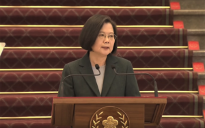 台股多档跌停，蔡英文出面信心喊话