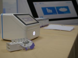 台湾丹麦合作抗疫，COVID-19 血清检测只要 12 分钟准确率达 9 成