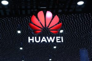 中国积极提升芯片自制率，传华为将跨足面板驱动 IC 市场