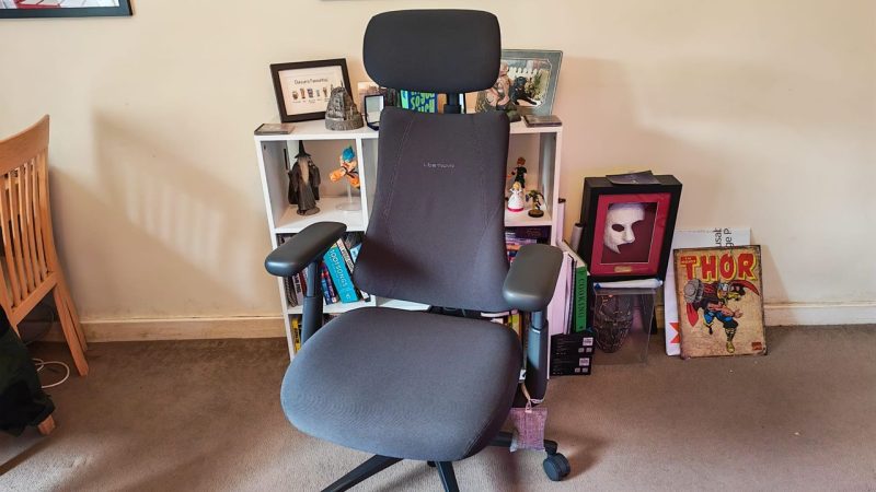 LiberNovo Omni Pro Review: The Gaming Chair With a Fan Inside