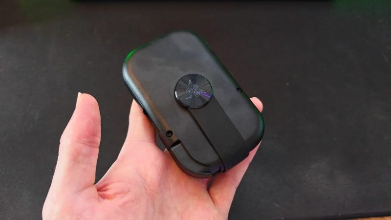 Razer's New Prio Controller Folds to Credit Card Size for Pocket Gaming