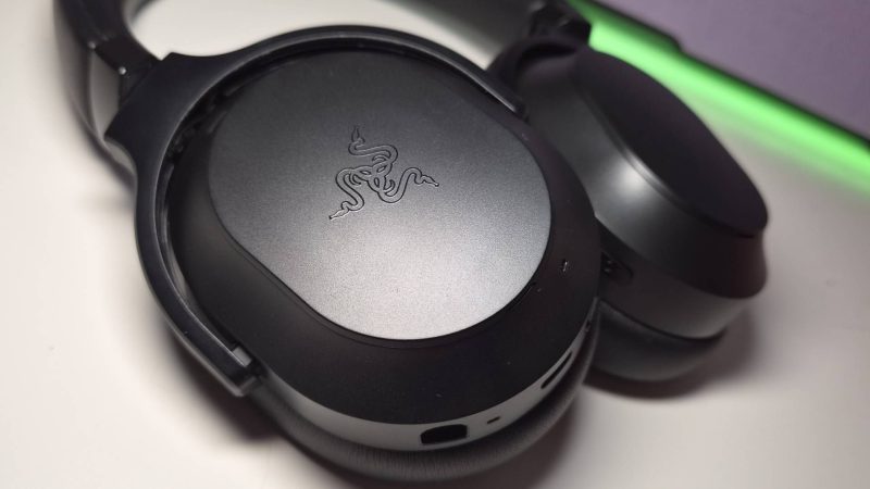 Razer Barracuda V2 Pro: Dongle Storage Steals the Show