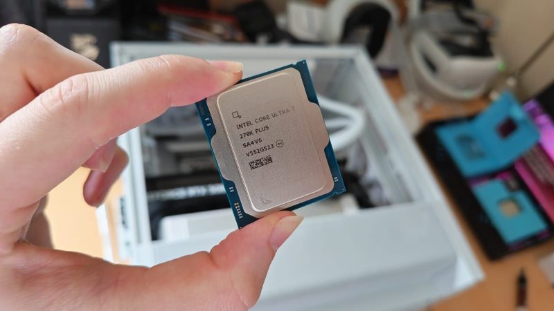 Intel Patents RGB-Lit CPUs and We're Confused