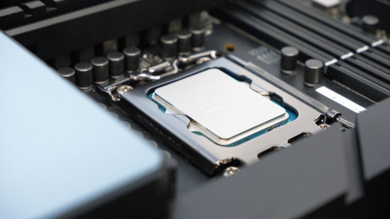 DDR4 Isn't Dead: Intel's 2027 LGA1700 Chips Could Save You H…